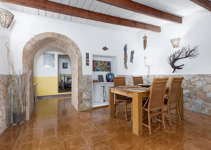 Home2book Quiet With Private Pool Triquivijate